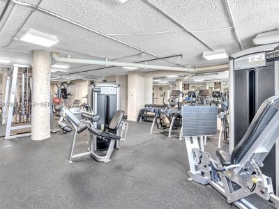 Comprar apartamento no Four Ambassadors 623