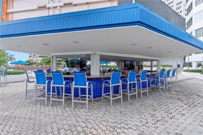 Comprar apartamento no Four Ambassadors 623
