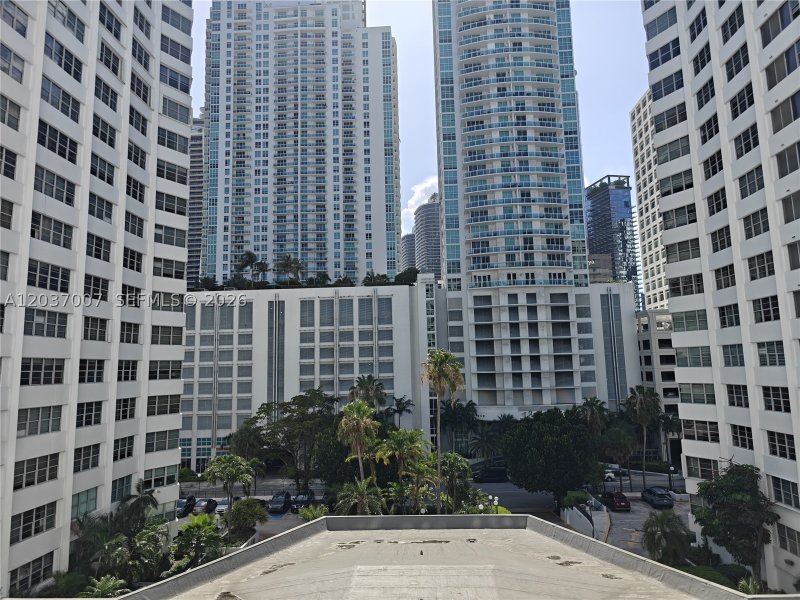 Comprar apartamento no Four Ambassadors 623