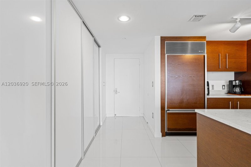 Comprar apartamento no Icon Brickell Tower II 905