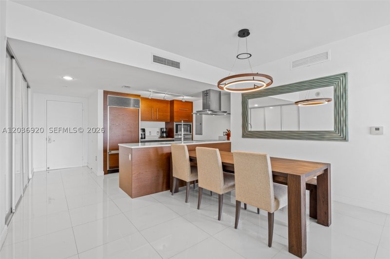Comprar apartamento no Icon Brickell Tower II 905