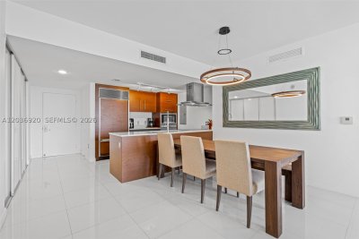 Comprar apartamento no Icon Brickell Tower II 905