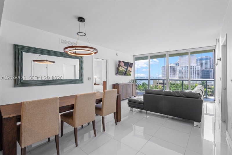Comprar apartamento no Icon Brickell Tower II 905