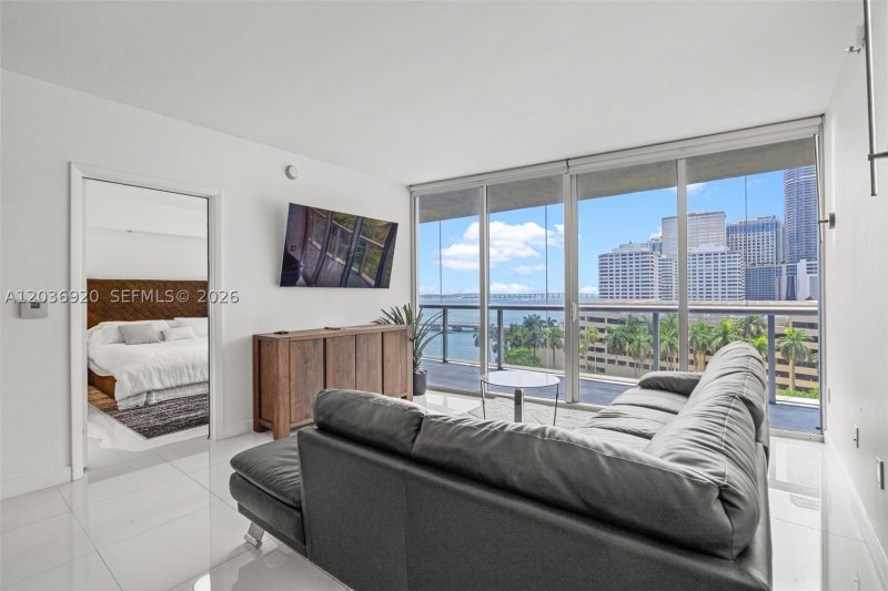 Comprar apartamento no Icon Brickell Tower II 905