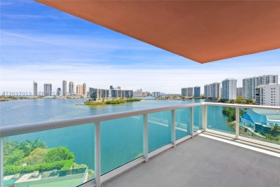 Hidden Bay Apt #1213