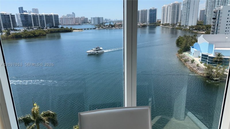 Apartment for rent at Hidden Bay 1213