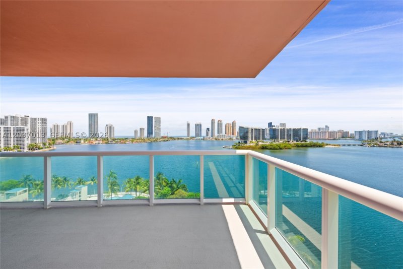 Apartment for rent at Hidden Bay 1213