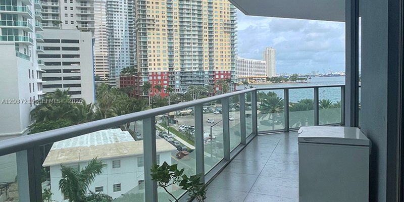 Apartment for rent at Brickell House Condo 610