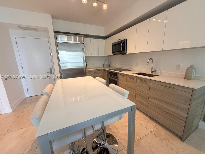 Apartment for rent at Brickell House Condo 1904