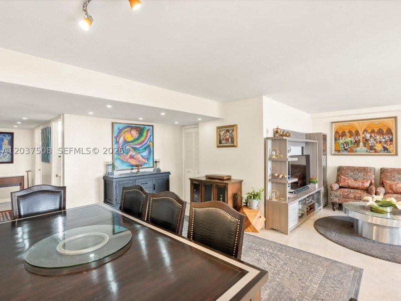 Comprar apartamento en Del Prado South Tower 1401
