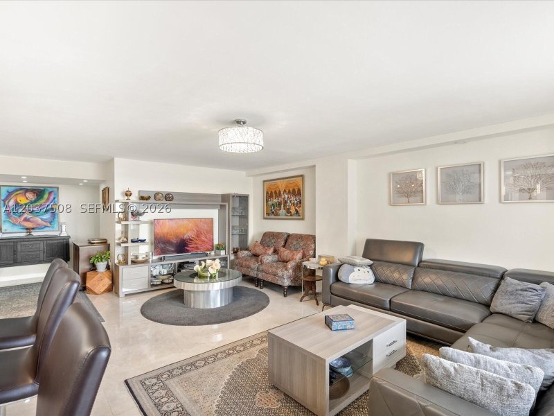 Comprar apartamento en Del Prado South Tower 1401