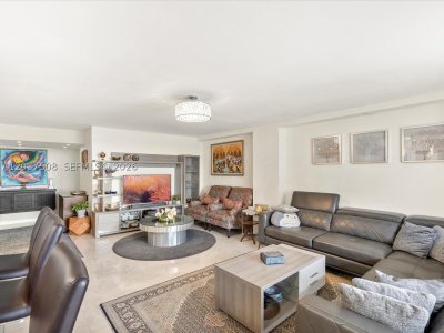 Comprar apartamento en Del Prado South Tower 1401