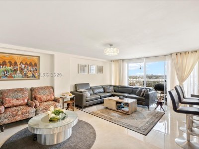 Comprar apartamento en Del Prado South Tower 1401