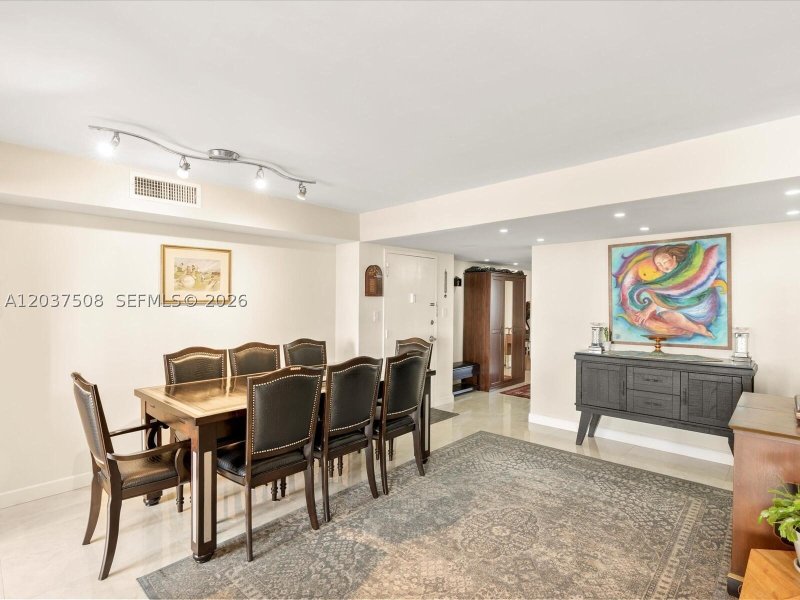 Comprar apartamento en Del Prado South Tower 1401