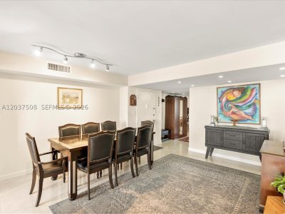 Comprar apartamento en Del Prado South Tower 1401