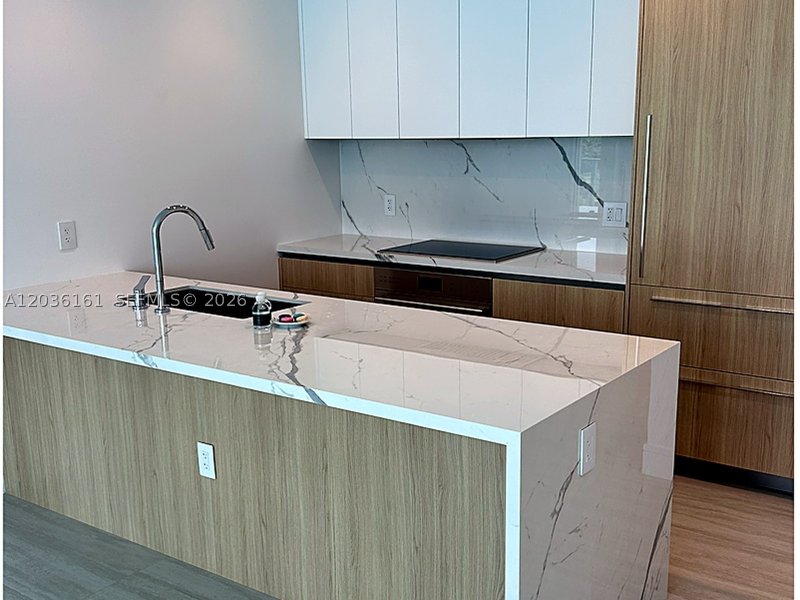 Condo for sale at One Park Tower by Turnberry 509