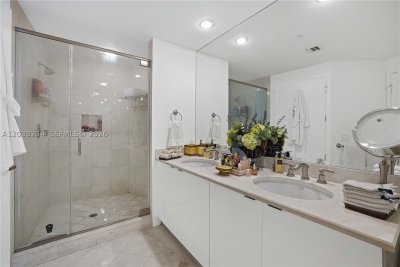 Comprar apartamento no Carbonell 2408