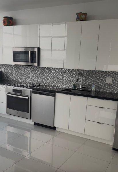 Apartment for rent at Majorca Towers PH-8