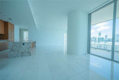 Una Residences at Brickell Apt #2704