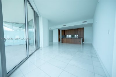 Comprar apartamento no Una Residences at Brickell 2704