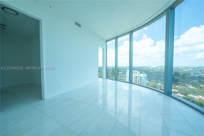 Comprar apartamento no Una Residences at Brickell 2704