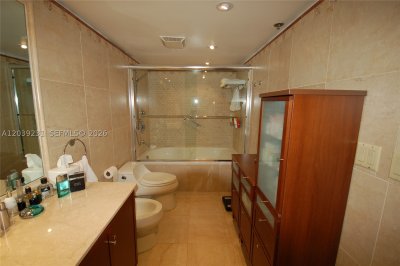 Comprar apartamento no Ocean Waves (old Champlain Towers North) 507