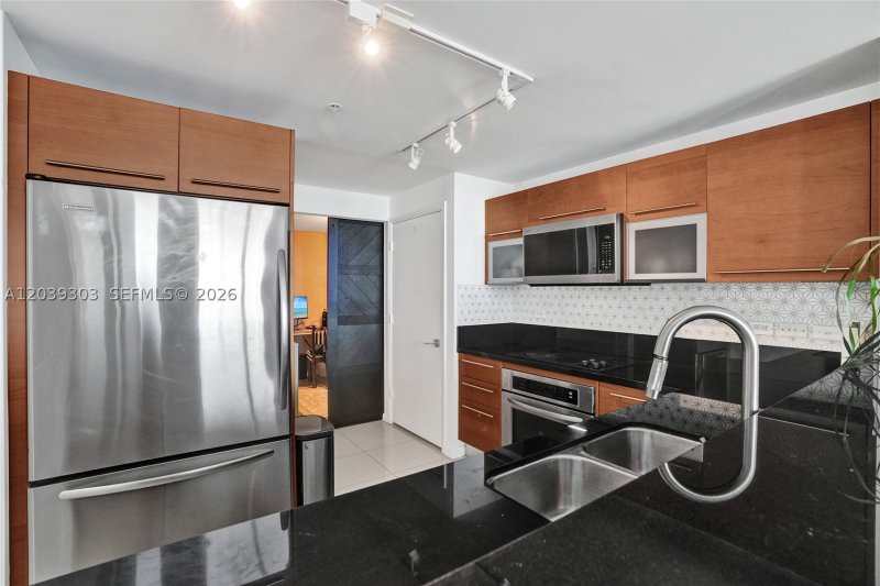 Condo for sale at Vizcayne Everglades On The Bay 3409