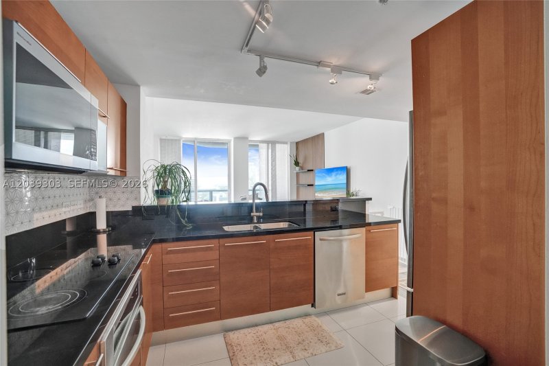 Condo for sale at Vizcayne Everglades On The Bay 3409