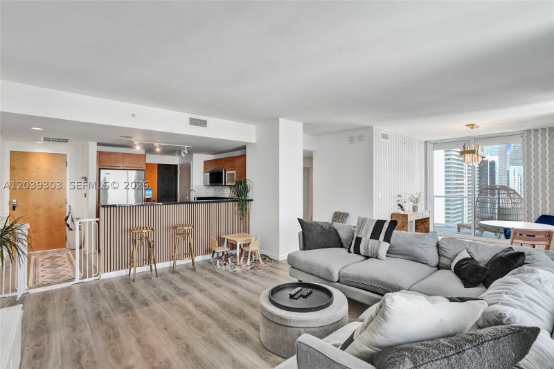 Condo for sale at Vizcayne Everglades On The Bay 3409