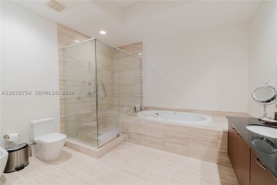 Comprar apartamento no Trump Tower Three 3607