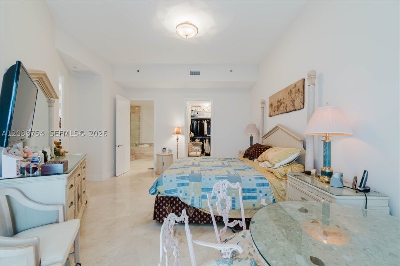 Comprar apartamento no Trump Tower Three 3607