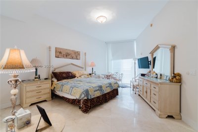 Comprar apartamento no Trump Tower Three 3607