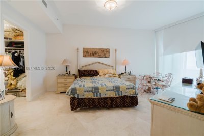 Comprar apartamento no Trump Tower Three 3607