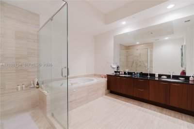 Comprar apartamento no Trump Tower Three 3607