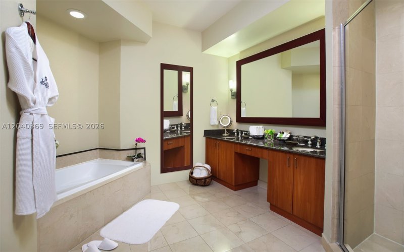 Condo for sale at Trump International Sonesta Beach Resort 1008