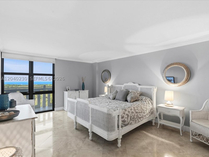 Condo for sale at Towers of Key Biscayne E1205