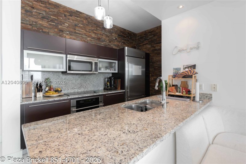 Condo for sale at The Plaza Tower I 4701
