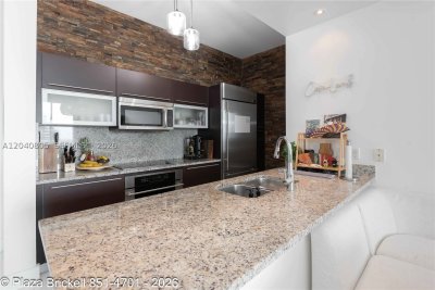 Comprar apartamento en The Plaza Tower I 4701