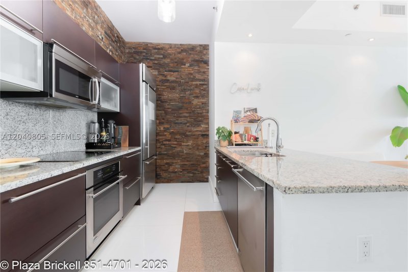 Condo for sale at The Plaza Tower I 4701