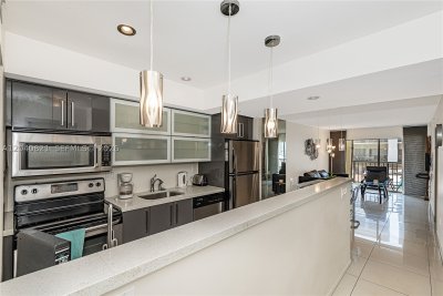 Le Cartier Apt #215