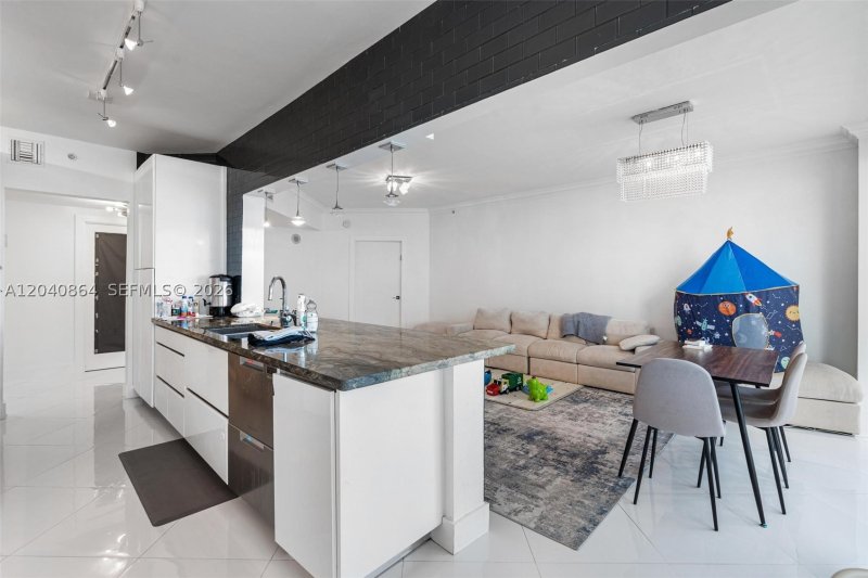 Condo for sale at Solimar S4-J
