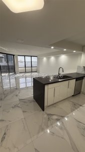 Comprar apartamento no Brickell Place B2003