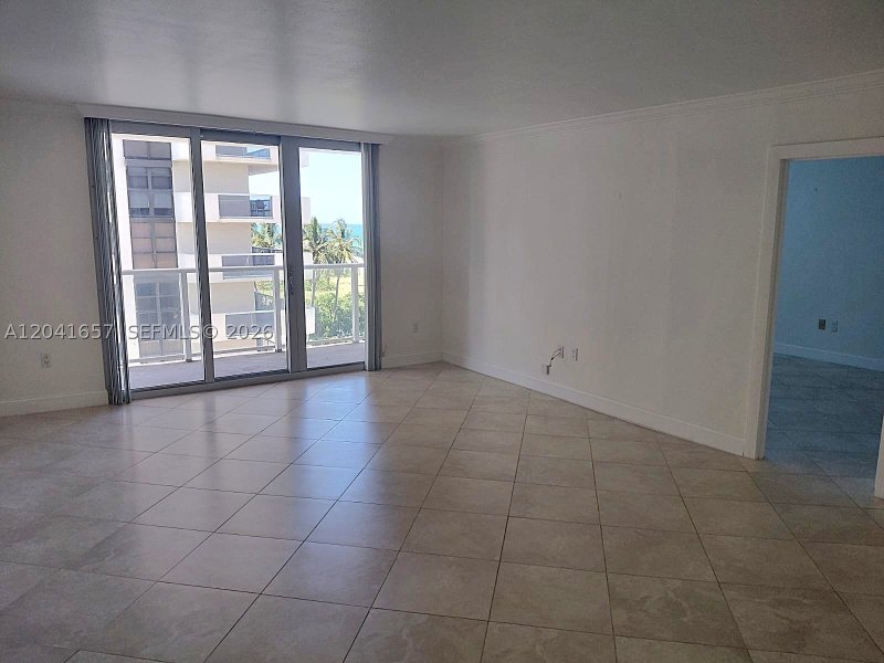Apartment for rent at Arlen Beach 619