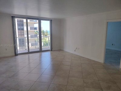 Aluguel de apartamento no Arlen Beach 619