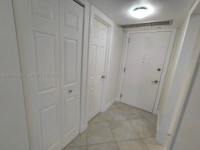 Aluguel de apartamento no Arlen Beach 619