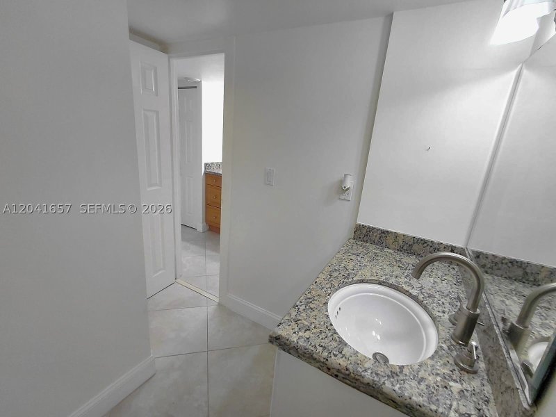 Apartment for rent at Arlen Beach 619