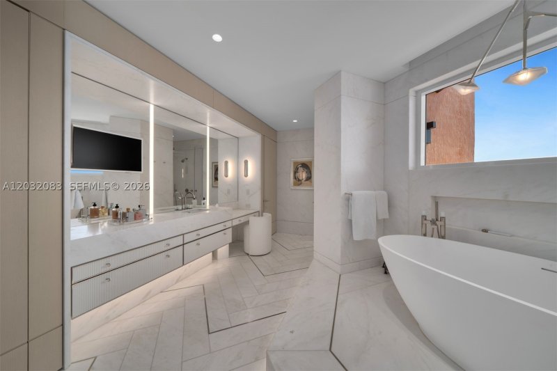 Condo for sale at The Gables Club TS-D