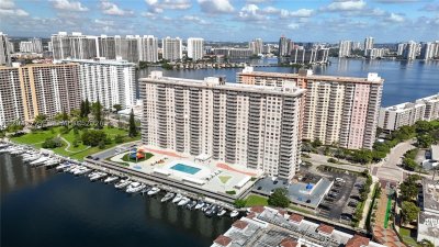 Comprar apartamento no Winston Towers 1211