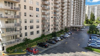 Comprar apartamento no Winston Towers 1211