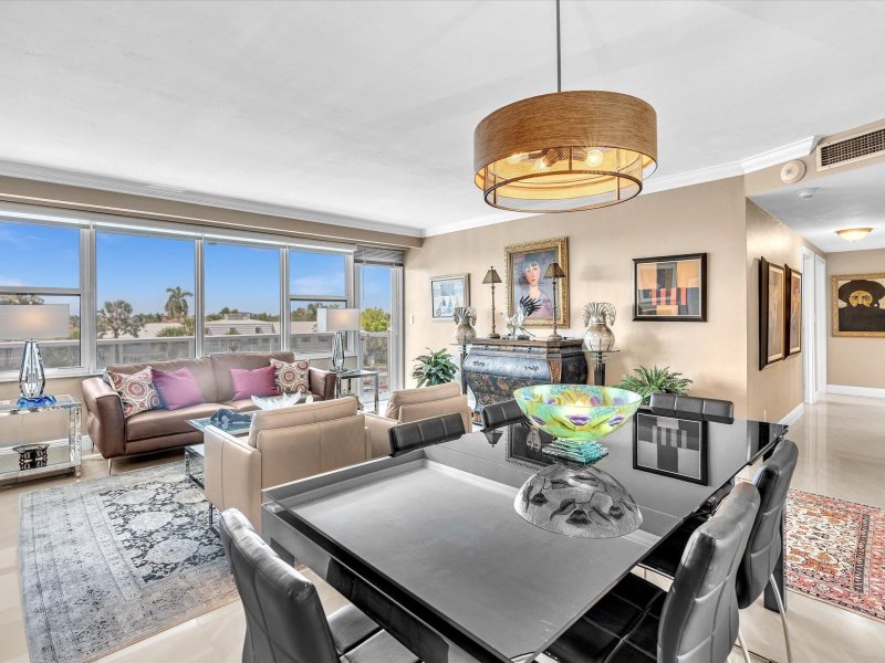 Condo for sale at Coral Ridge Towers East 302